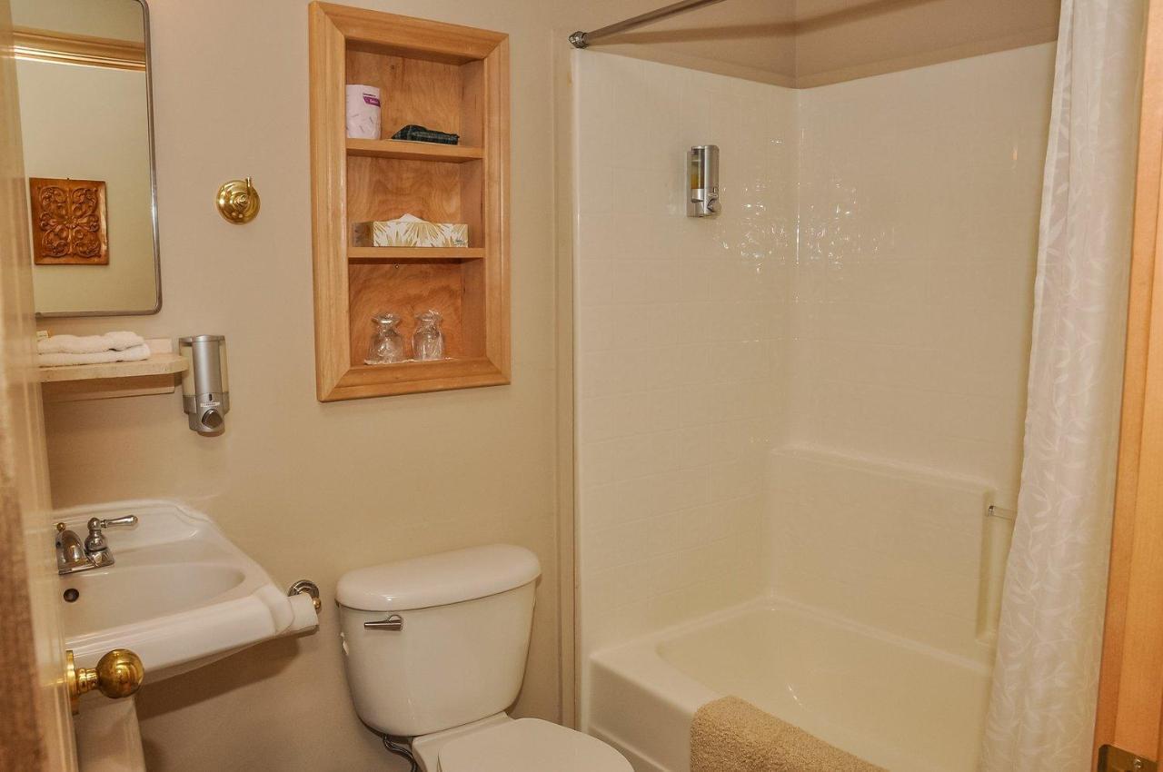 Chanterelle Inn & Cottages Baddeck Inlet 外观 照片