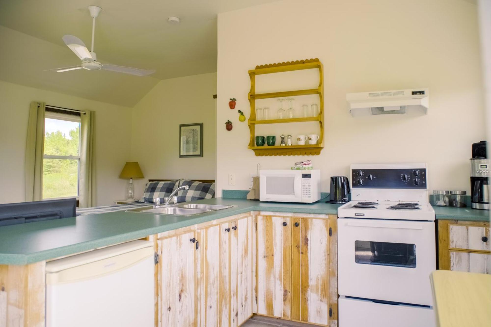 Chanterelle Inn & Cottages Baddeck Inlet 外观 照片